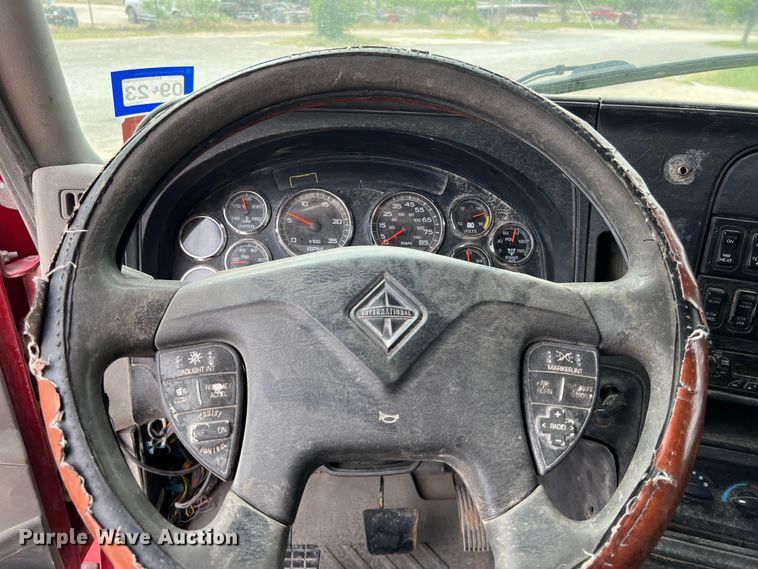 image for item DS3070 2012 International  Prostar semi truck