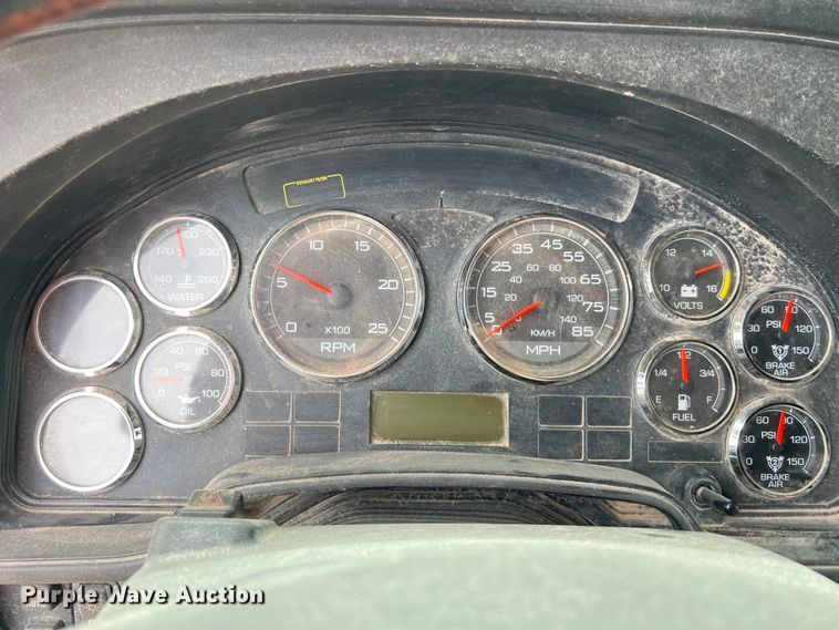 image for item DS3070 2012 International  Prostar semi truck