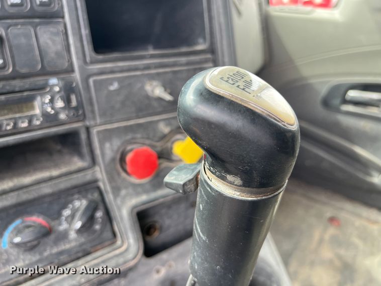 image for item DS3070 2012 International  Prostar semi truck