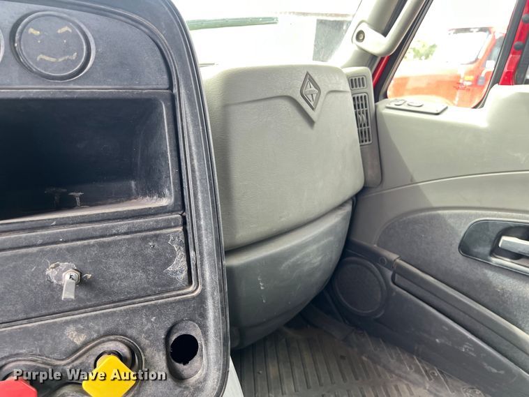 image for item DS3070 2012 International  Prostar semi truck