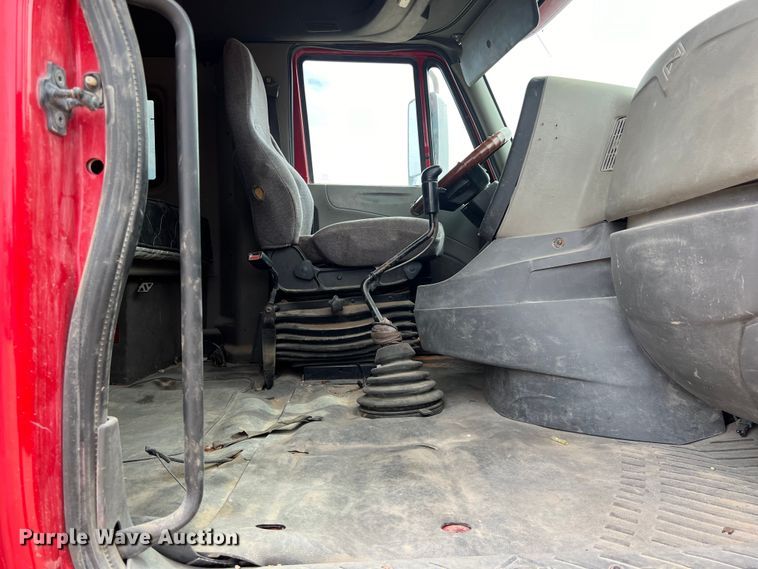 image for item DS3070 2012 International  Prostar semi truck