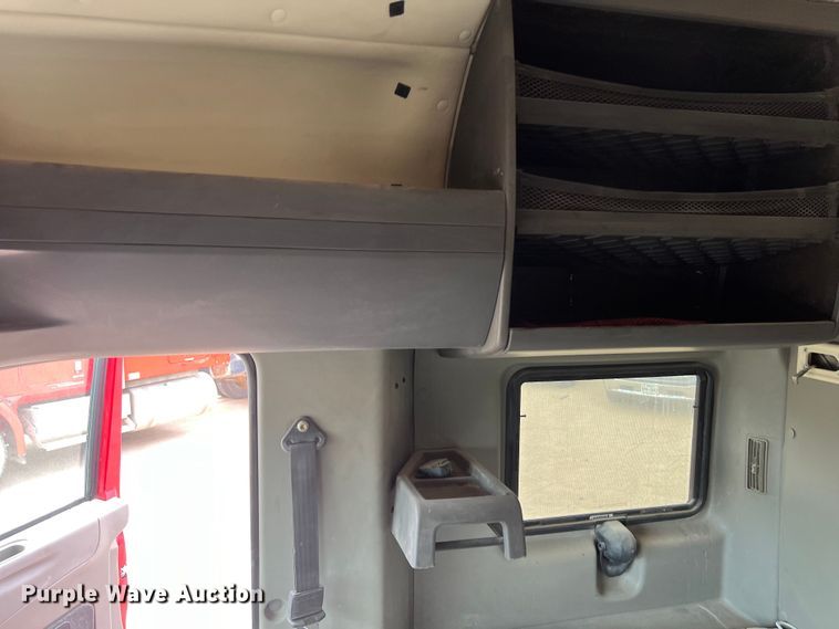 image for item DS3070 2012 International  Prostar semi truck