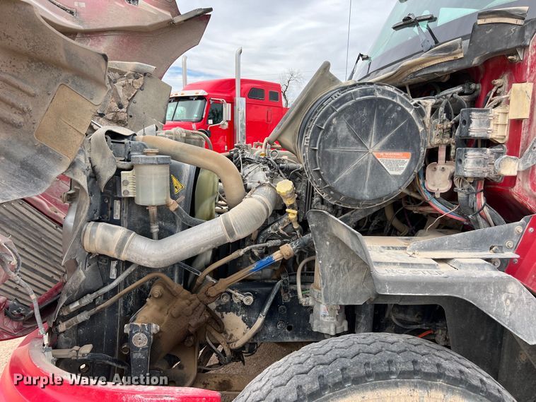 image for item DS3070 2012 International  Prostar semi truck