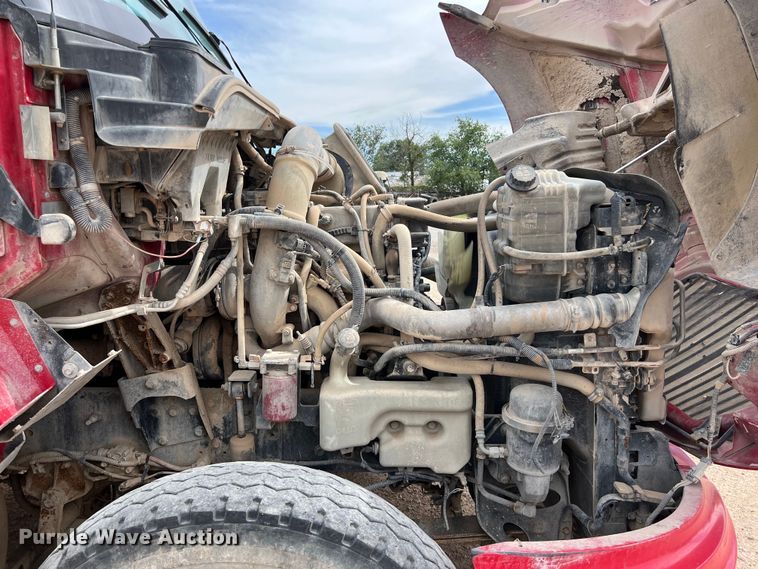 image for item DS3070 2012 International  Prostar semi truck