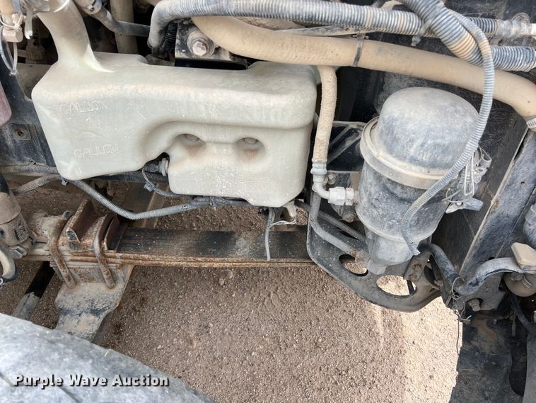 image for item DS3070 2012 International  Prostar semi truck