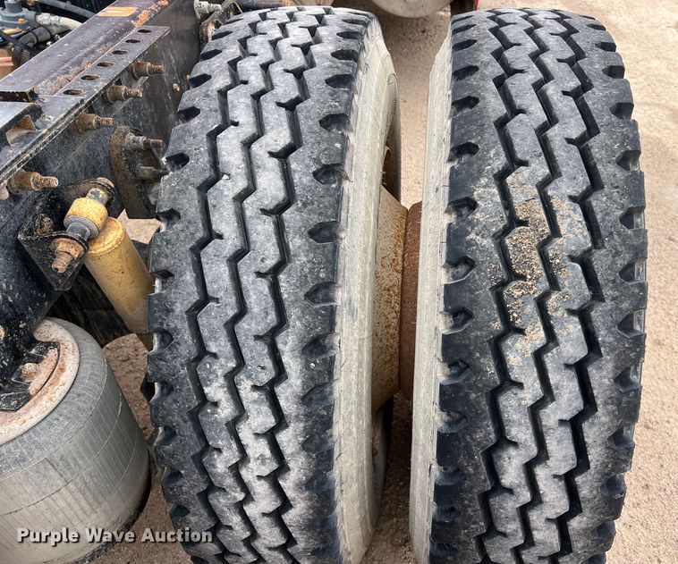 image for item DS3070 2012 International  Prostar semi truck