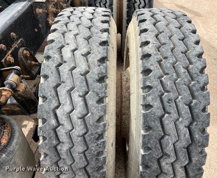 image for item DS3070 2012 International  Prostar semi truck