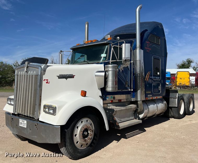 image for item DS3071 1998 Kenworth  W900 semi truck