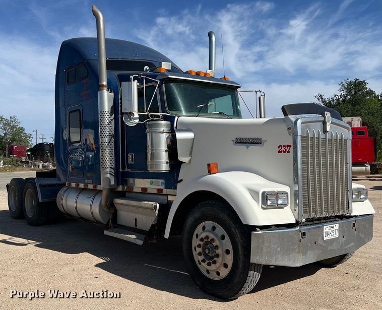 image for item DS3071 1998 Kenworth  W900 semi truck