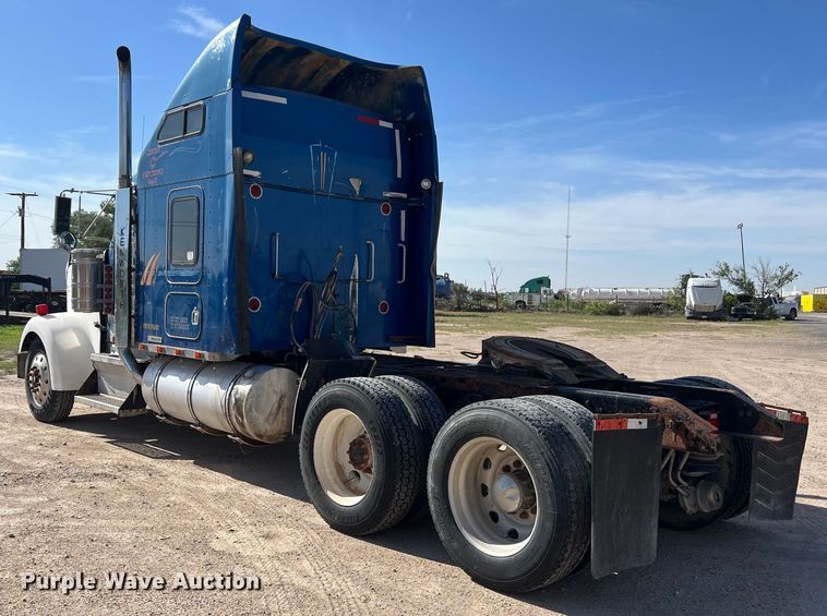 image for item DS3071 1998 Kenworth  W900 semi truck