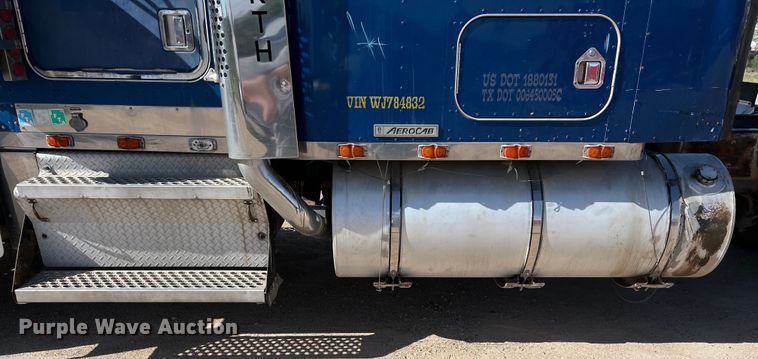 image for item DS3071 1998 Kenworth  W900 semi truck