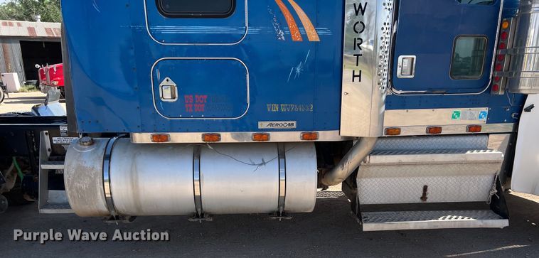 image for item DS3071 1998 Kenworth  W900 semi truck