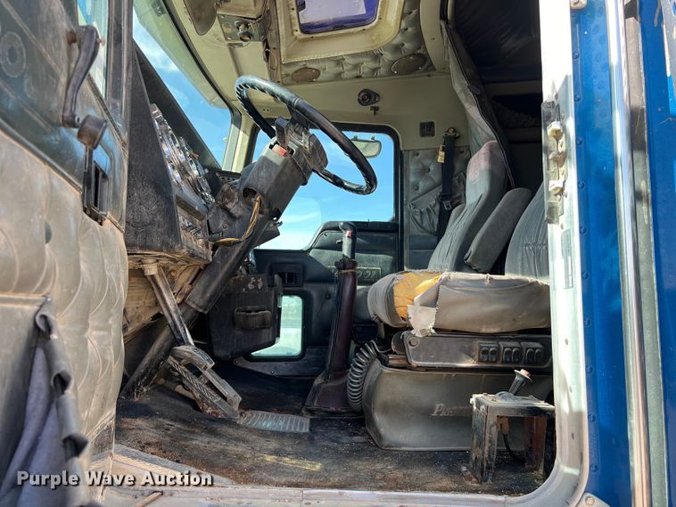 image for item DS3071 1998 Kenworth  W900 semi truck