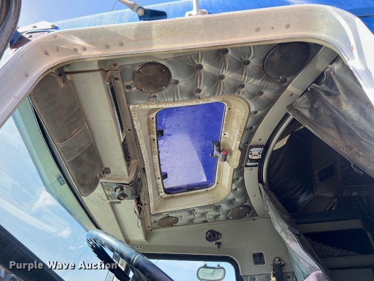 image for item DS3071 1998 Kenworth  W900 semi truck