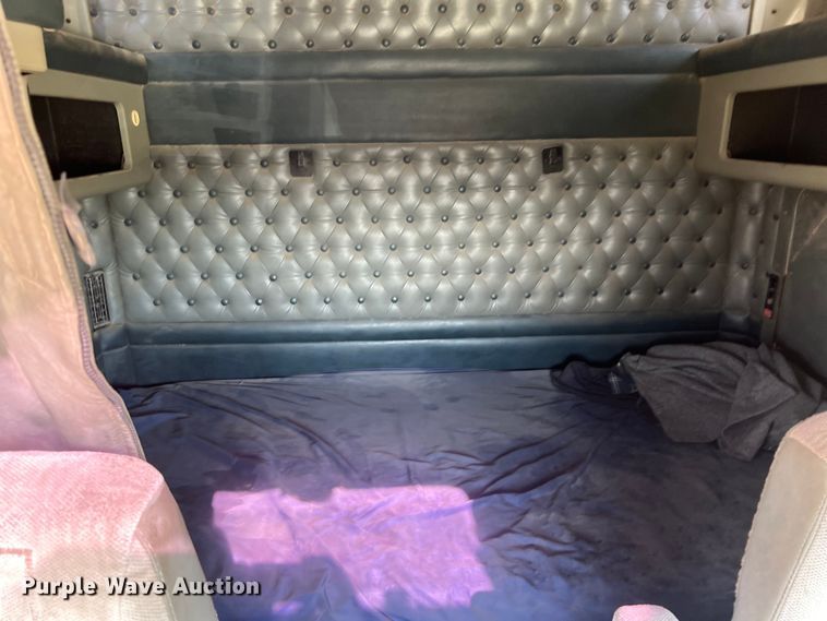 image for item DS3071 1998 Kenworth  W900 semi truck