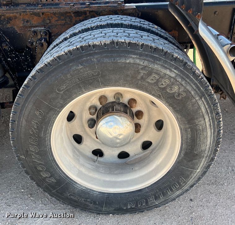 image for item DS3071 1998 Kenworth  W900 semi truck