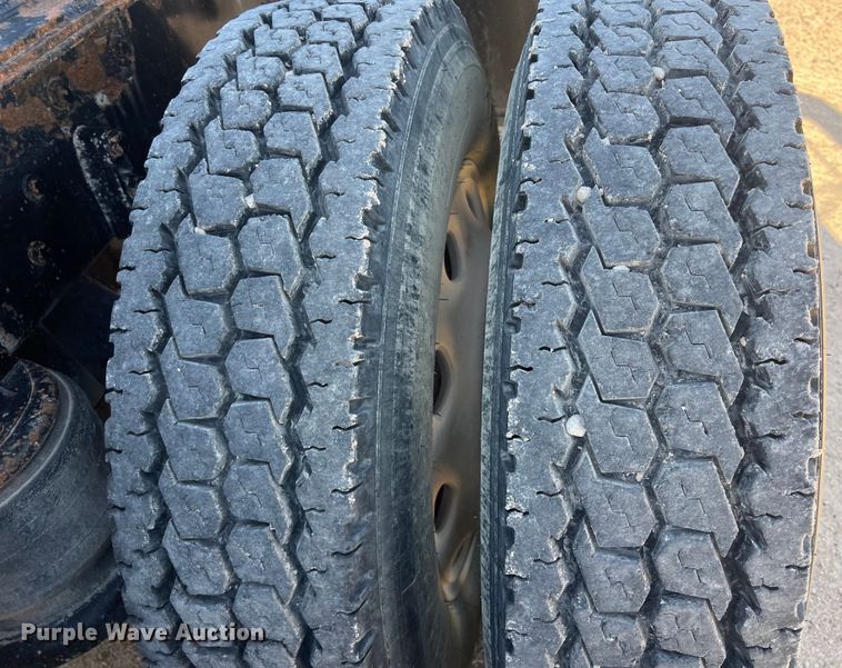 image for item DS3071 1998 Kenworth  W900 semi truck