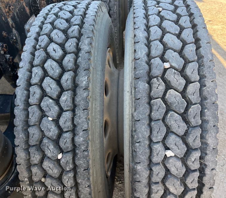 image for item DS3071 1998 Kenworth  W900 semi truck