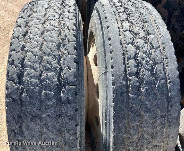 image for item DS3071 1998 Kenworth  W900 semi truck