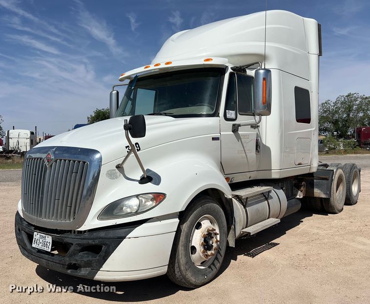 image for item DS3072 2013 International  ProStar Plus semi truck