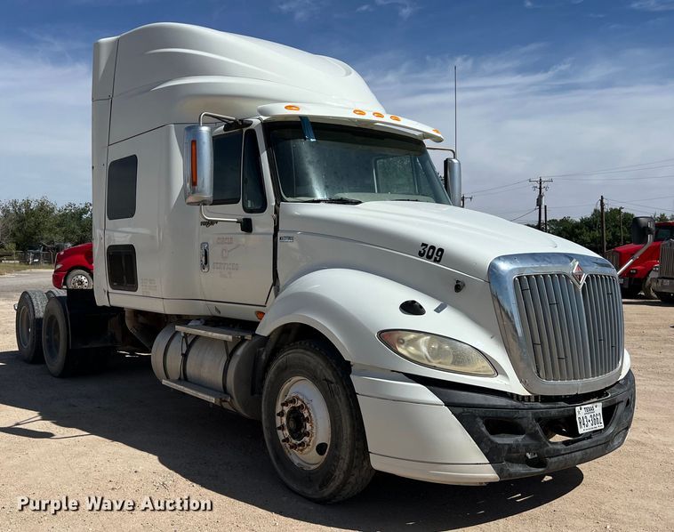 image for item DS3072 2013 International  ProStar Plus semi truck