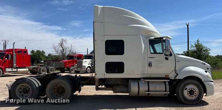 image for item DS3072 2013 International  ProStar Plus semi truck