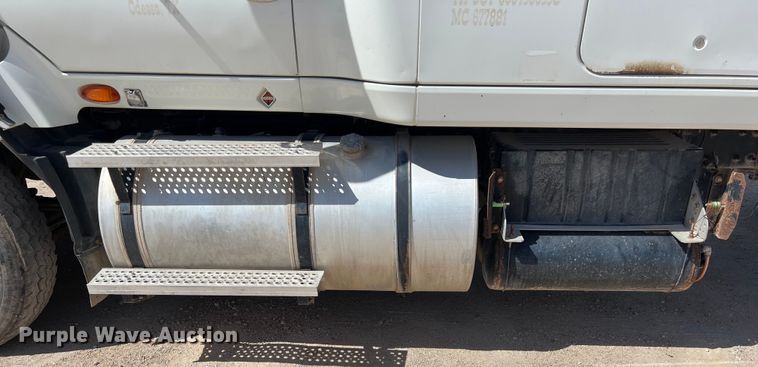 image for item DS3072 2013 International  ProStar Plus semi truck