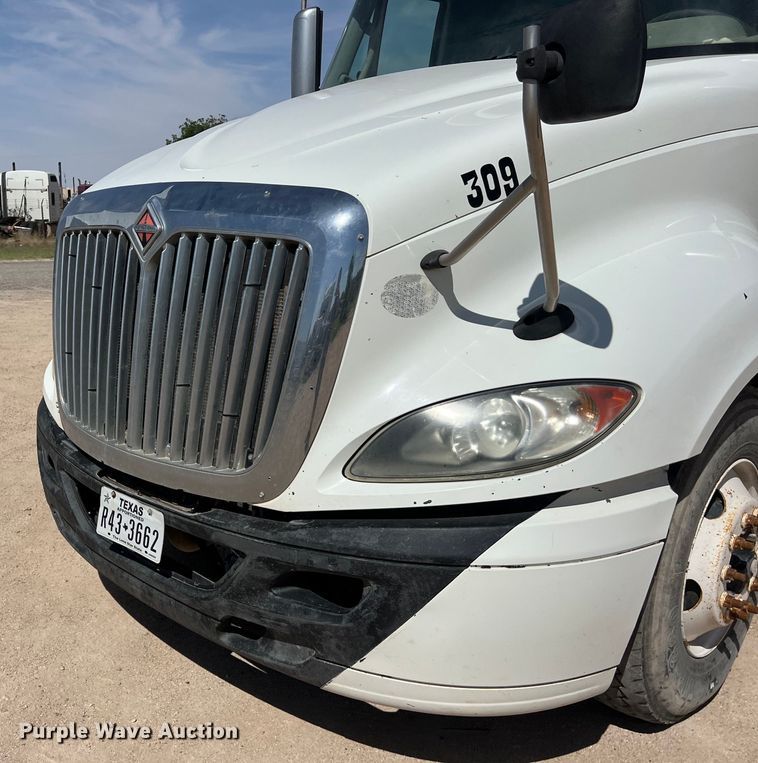 image for item DS3072 2013 International  ProStar Plus semi truck