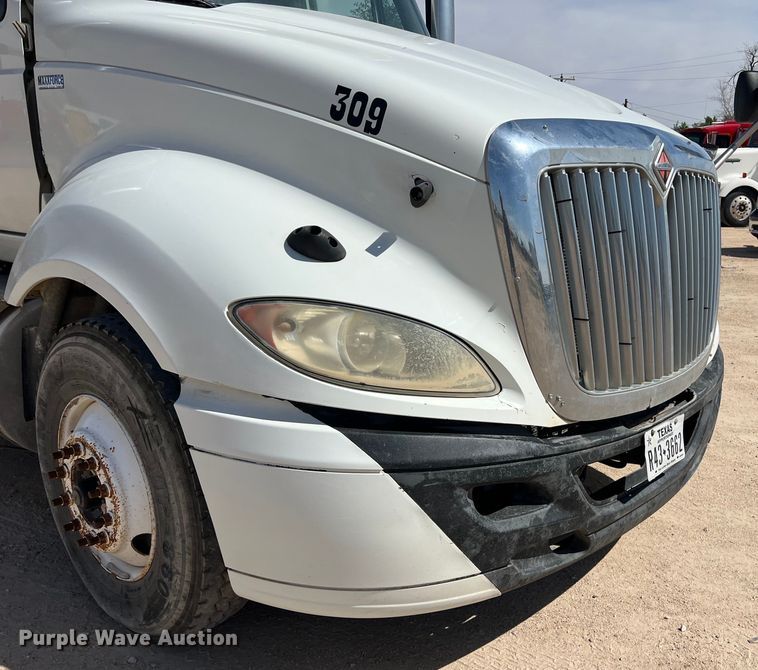 image for item DS3072 2013 International  ProStar Plus semi truck