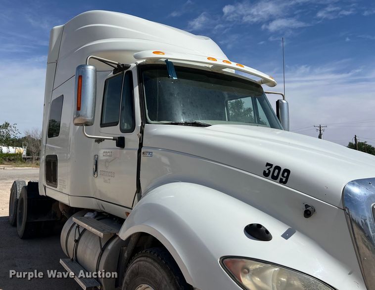 image for item DS3072 2013 International  ProStar Plus semi truck