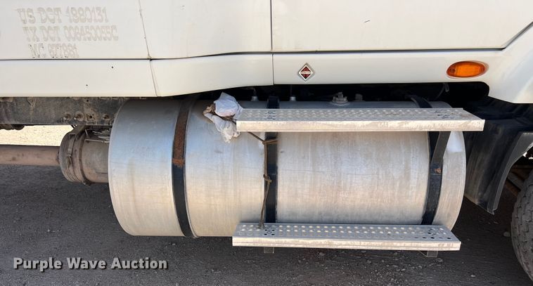 image for item DS3072 2013 International  ProStar Plus semi truck