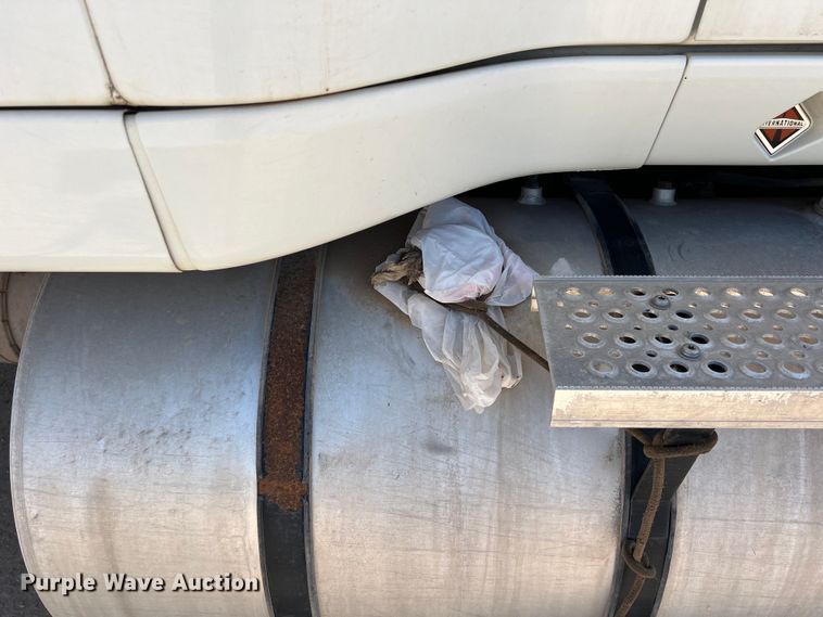 image for item DS3072 2013 International  ProStar Plus semi truck