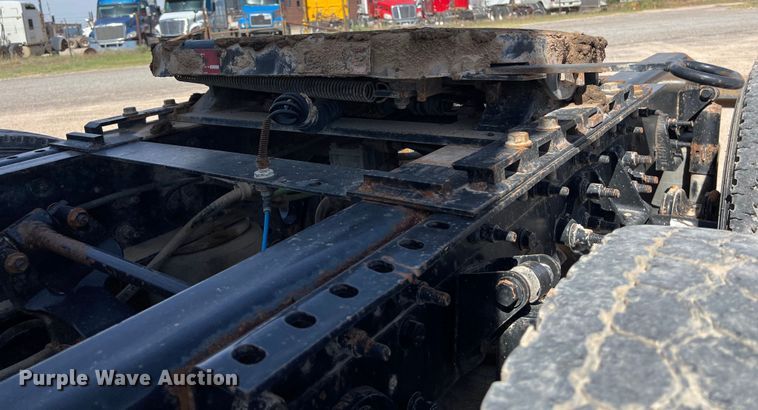 image for item DS3072 2013 International  ProStar Plus semi truck