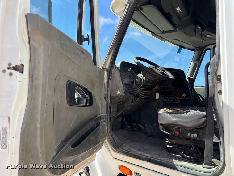 image for item DS3072 2013 International  ProStar Plus semi truck