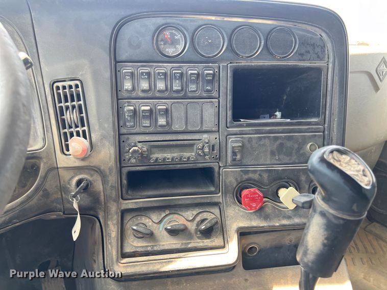 image for item DS3072 2013 International  ProStar Plus semi truck