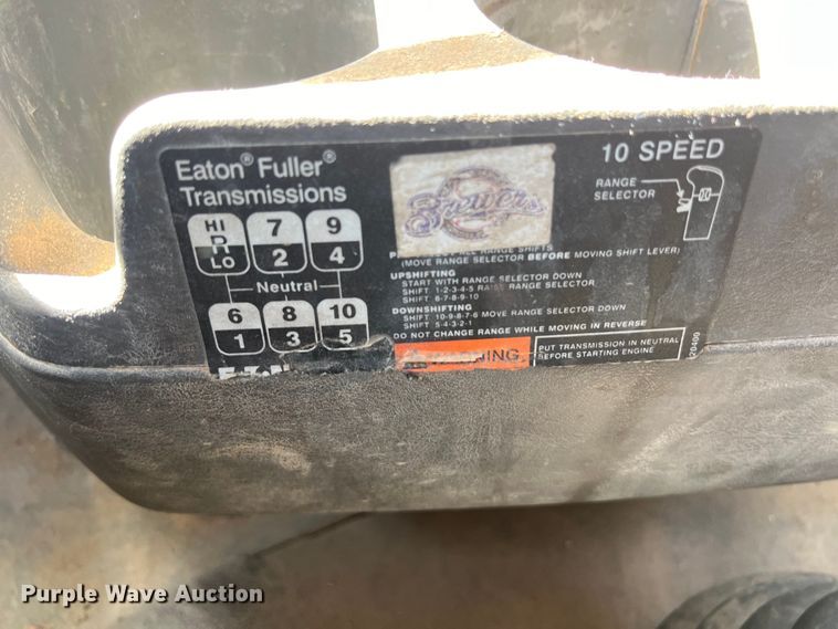 image for item DS3072 2013 International  ProStar Plus semi truck