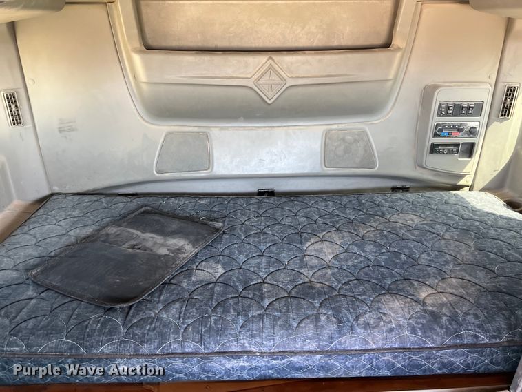 image for item DS3072 2013 International  ProStar Plus semi truck