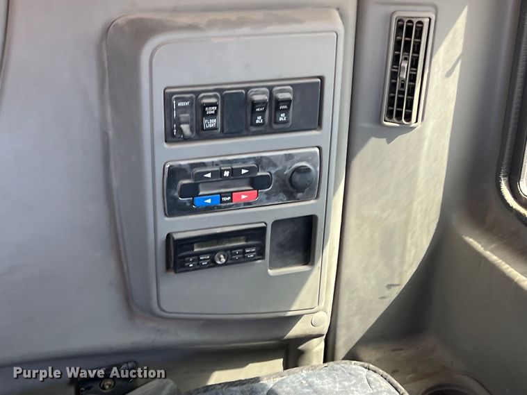 image for item DS3072 2013 International  ProStar Plus semi truck