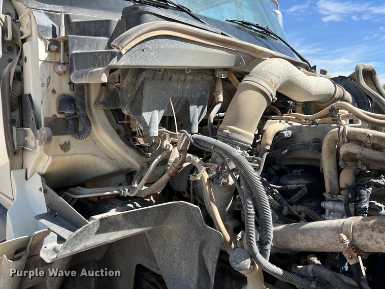 image for item DS3072 2013 International  ProStar Plus semi truck