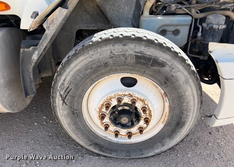 image for item DS3072 2013 International  ProStar Plus semi truck