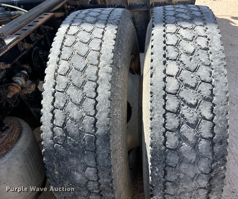 image for item DS3072 2013 International  ProStar Plus semi truck