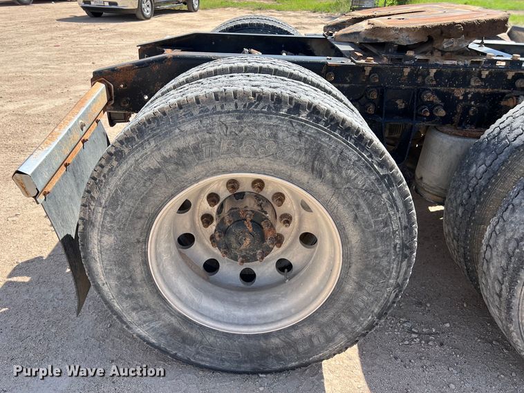 image for item DS3072 2013 International  ProStar Plus semi truck