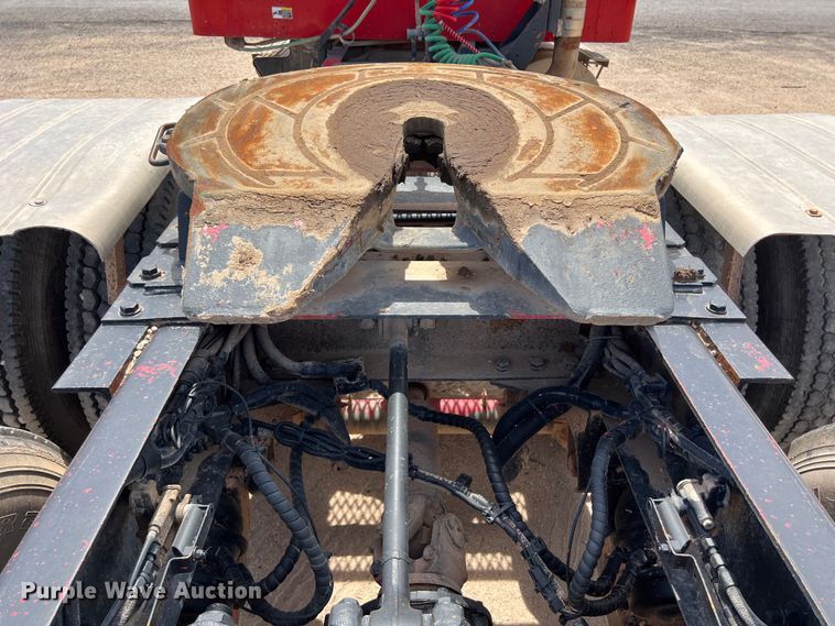 image for item DS3073 2000 Kenworth   T800 semi truck