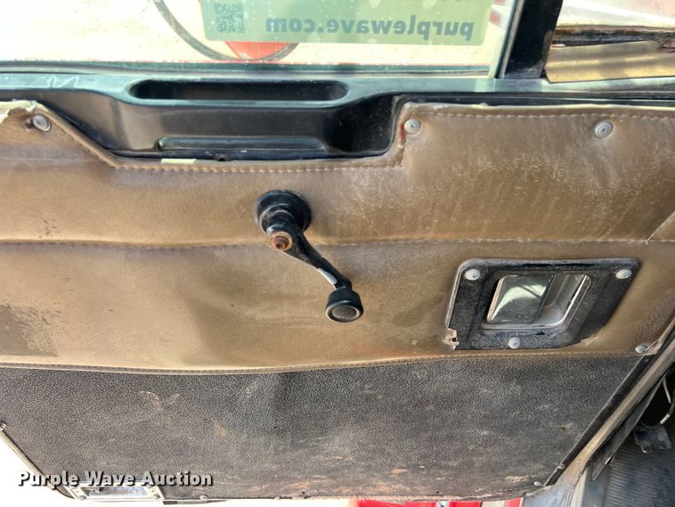 image for item DS3073 2000 Kenworth   T800 semi truck