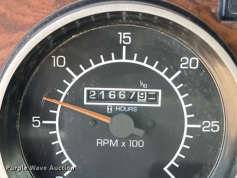 image for item DS3073 2000 Kenworth   T800 semi truck