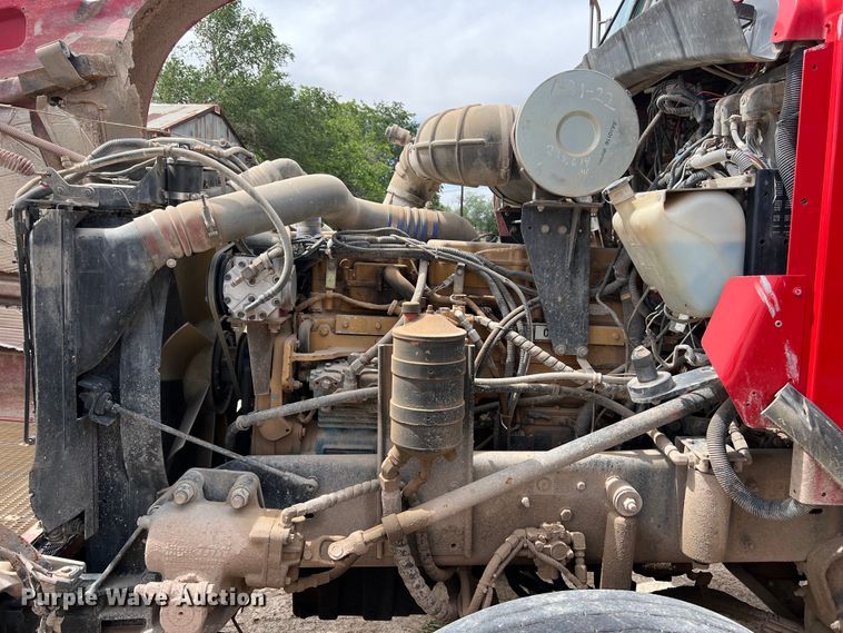 image for item DS3073 2000 Kenworth   T800 semi truck