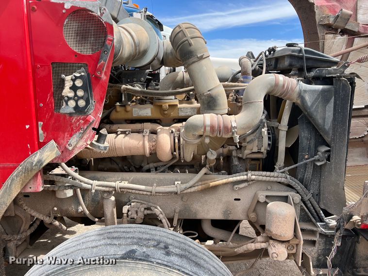 image for item DS3073 2000 Kenworth   T800 semi truck