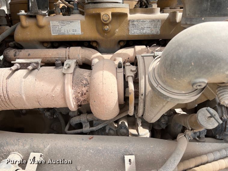 image for item DS3073 2000 Kenworth   T800 semi truck