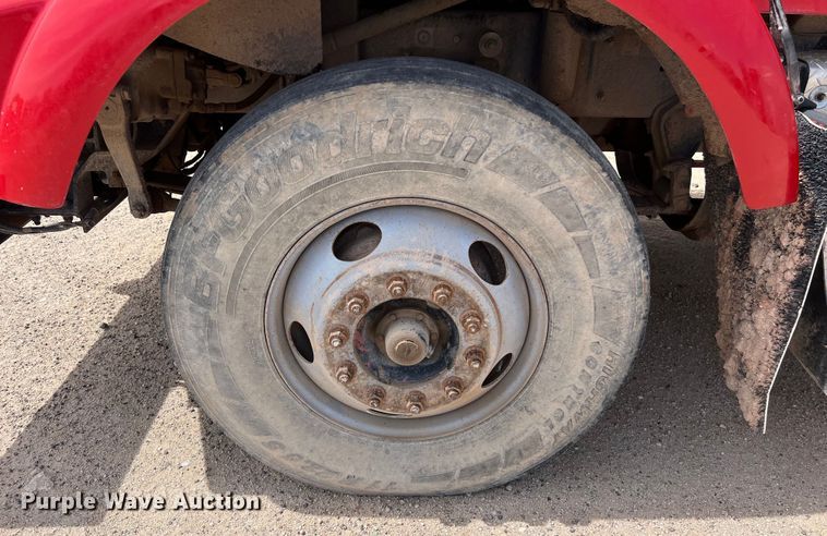 image for item DS3073 2000 Kenworth   T800 semi truck