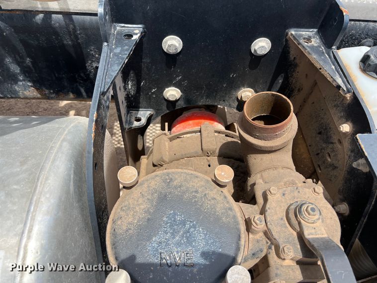 image for item DS3075 2010 Freightliner  Cascadia  semi truck